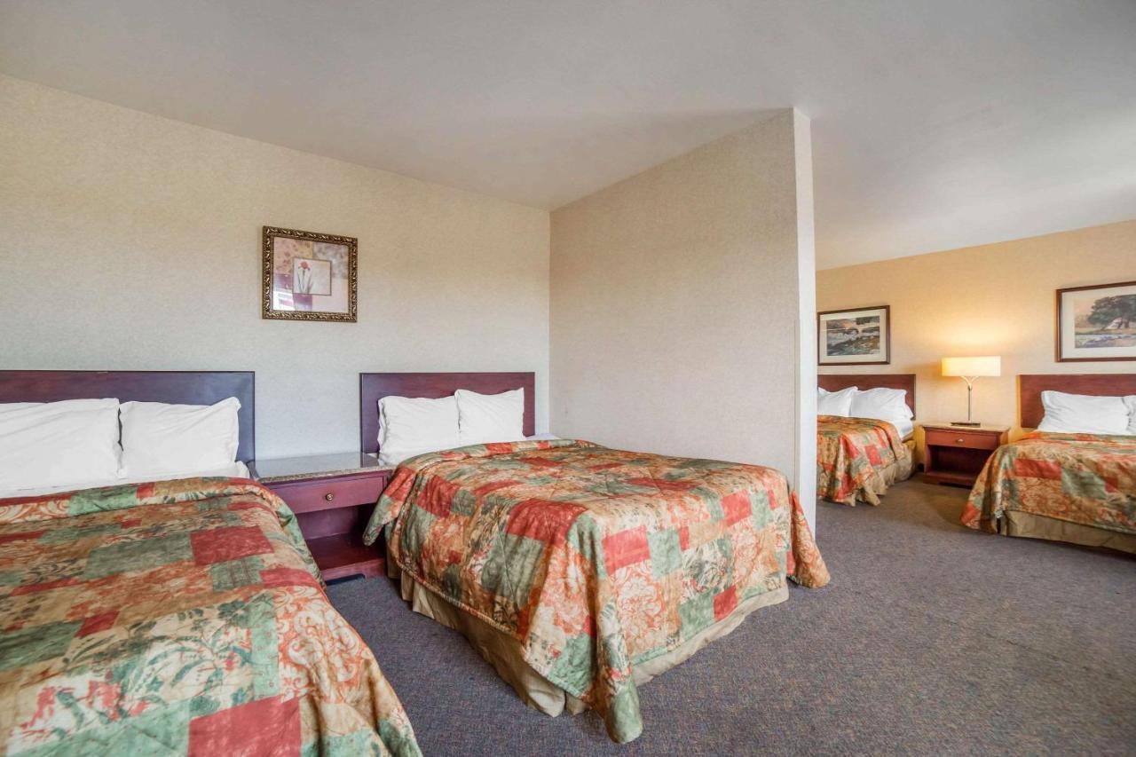 Rodeway Inn & Suites Нампа Екстериор снимка