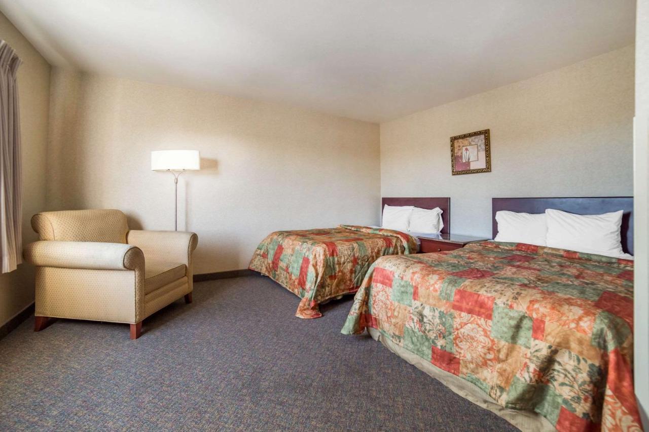 Rodeway Inn & Suites Нампа Екстериор снимка