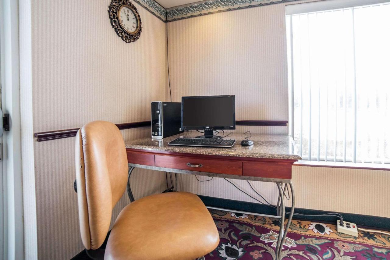 Rodeway Inn & Suites Нампа Екстериор снимка