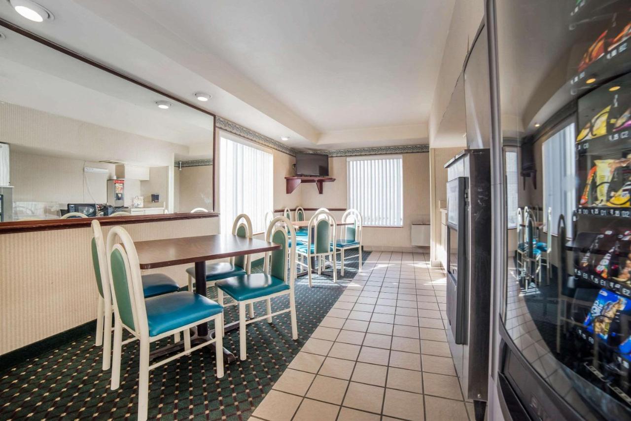 Rodeway Inn & Suites Нампа Екстериор снимка