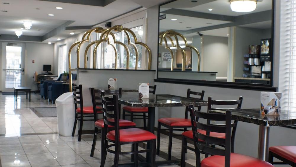 Rodeway Inn & Suites Нампа Екстериор снимка