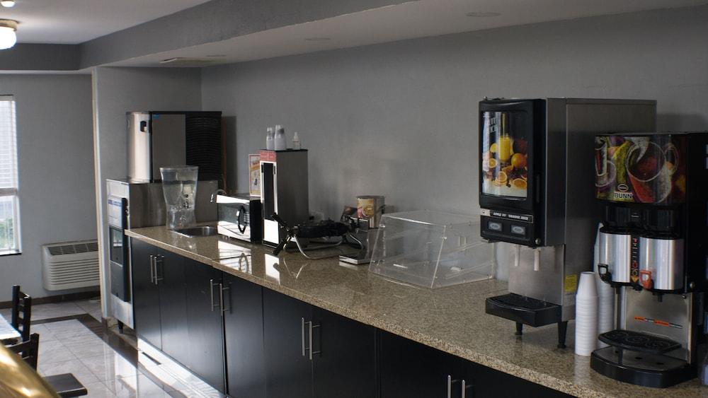 Rodeway Inn & Suites Нампа Екстериор снимка