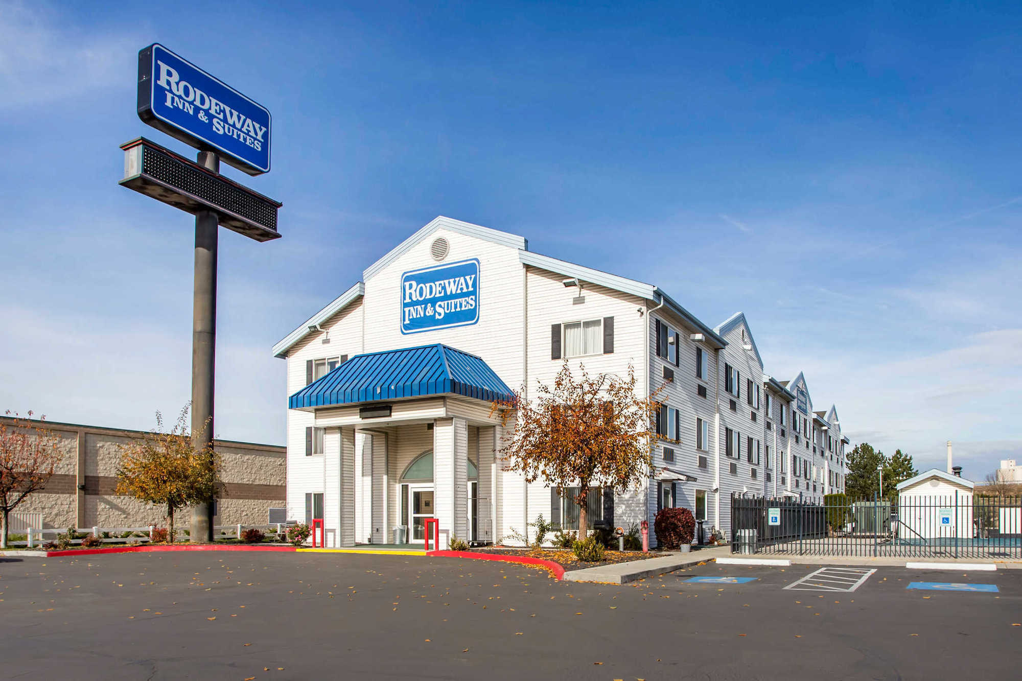 Rodeway Inn & Suites Нампа Екстериор снимка